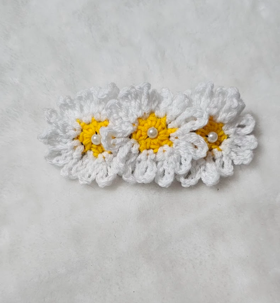 Daisy Barrette Clip