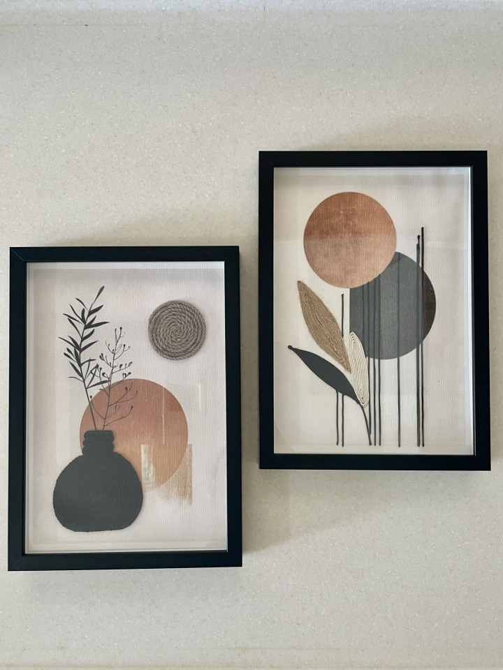 HANDCRAFTED MINIMALIST PAINTING