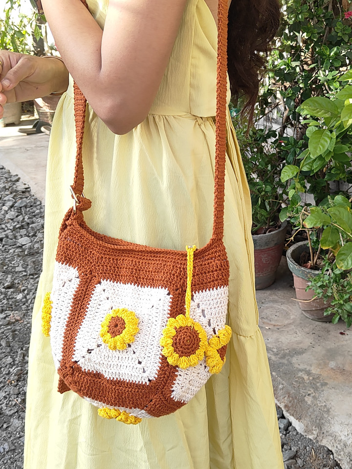 Handmade crochet sunflower purse 