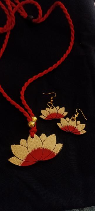 Necklace With earrings 2