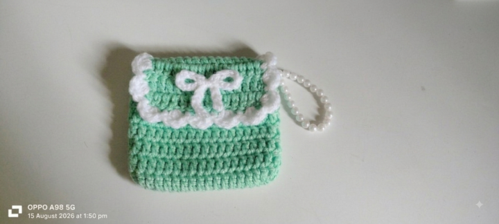 Small pouch 