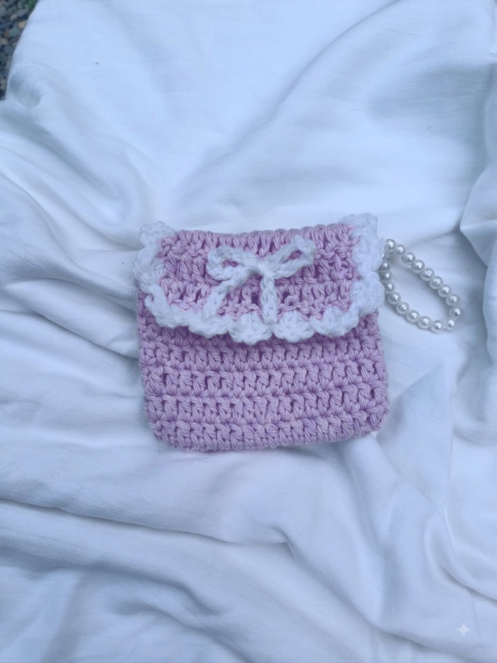 Small pouch 